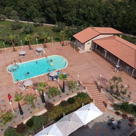 Feudo Delle Querce Bauernhof *